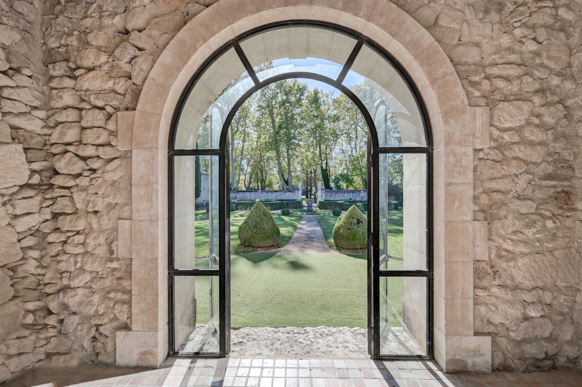 luxury house 10 Rooms for sale on AIX EN PROVENCE (13100)