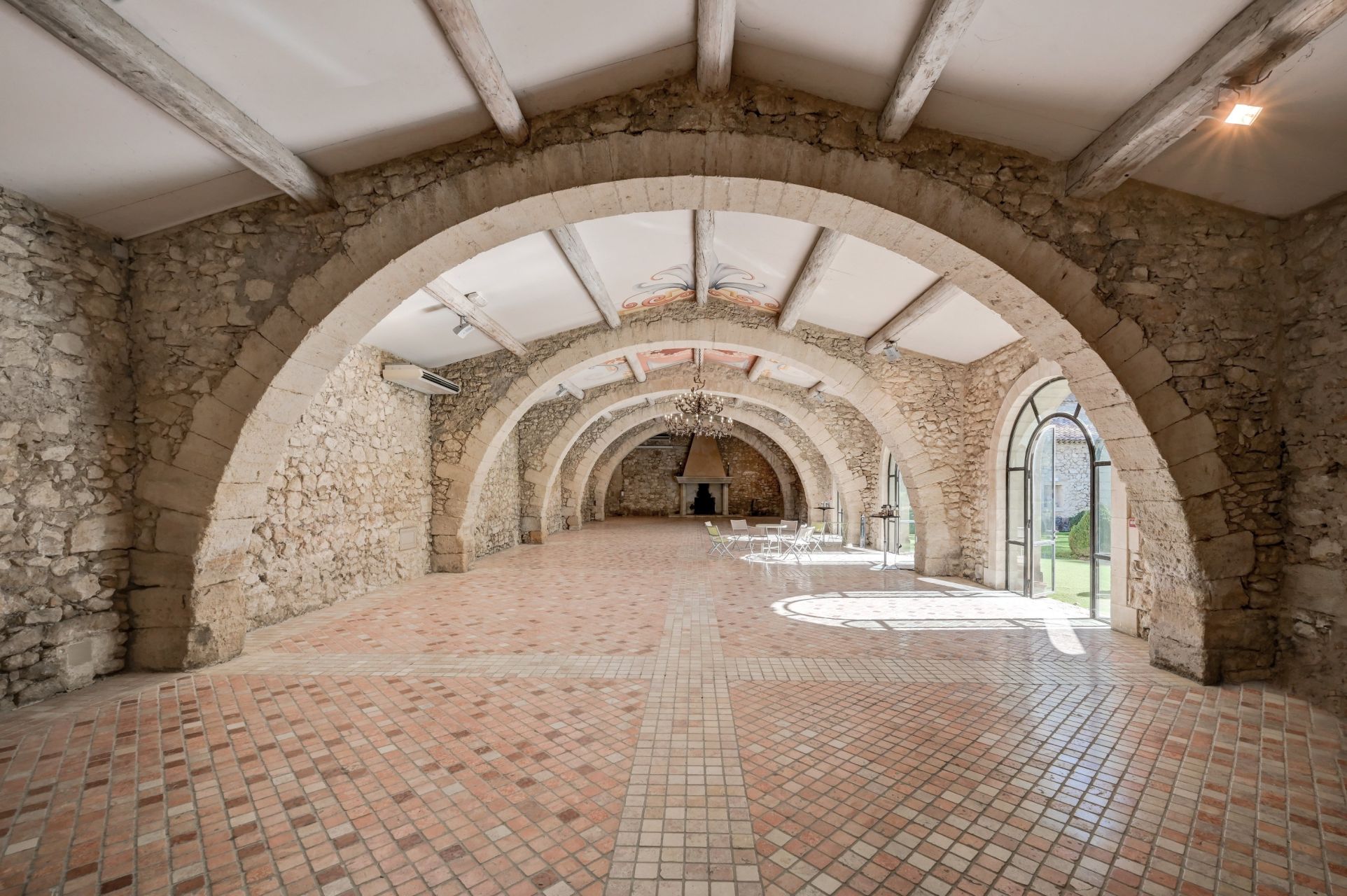 luxury house 10 Rooms for sale on AIX EN PROVENCE (13100)