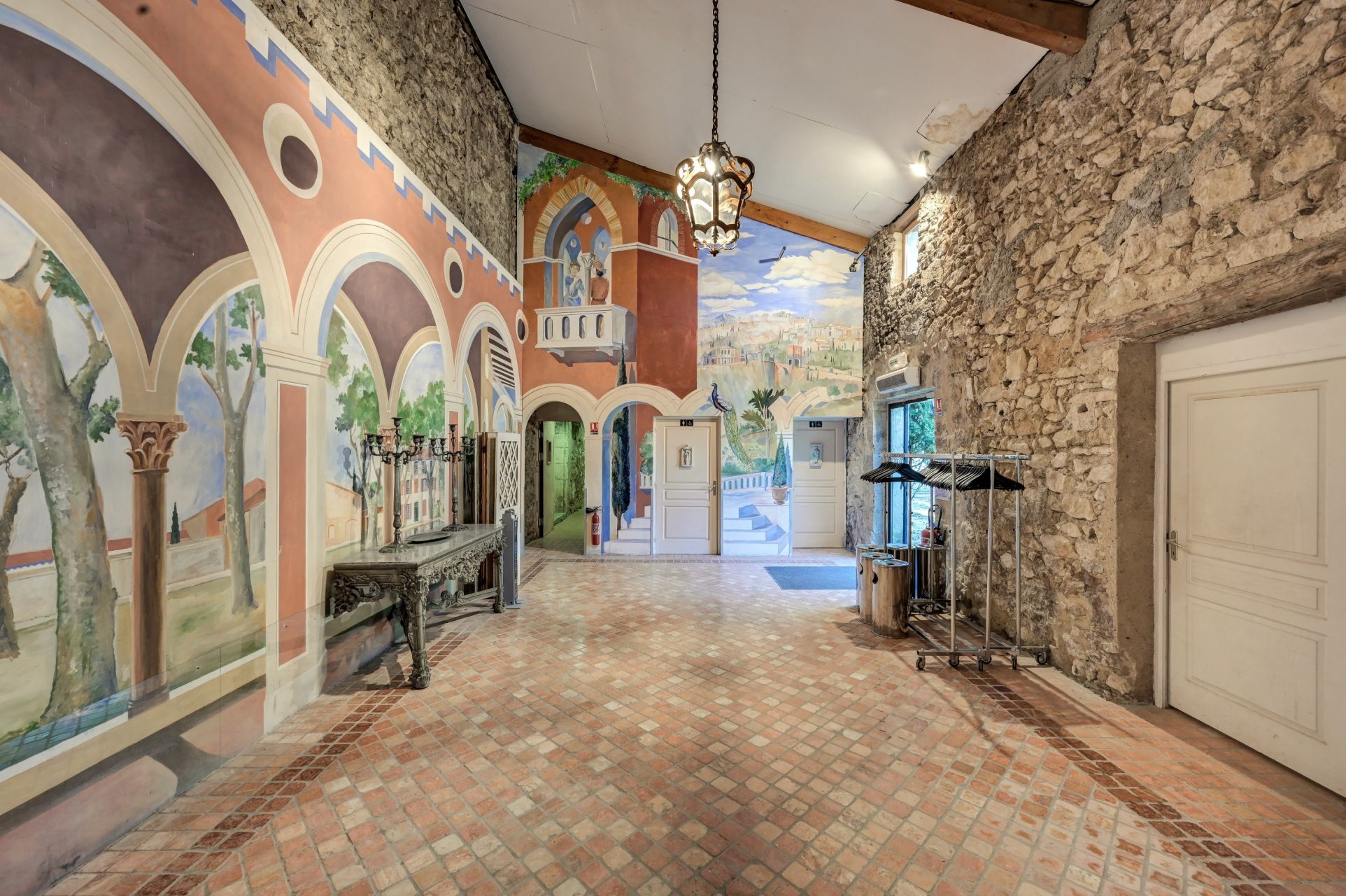 luxury house 10 Rooms for sale on AIX EN PROVENCE (13100)
