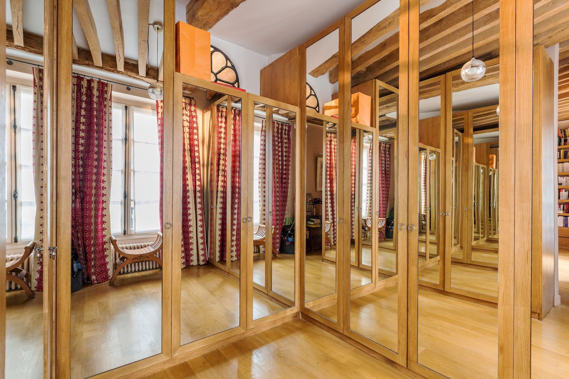 appartement de luxe 8 Pièces en location sur PARIS (75003)