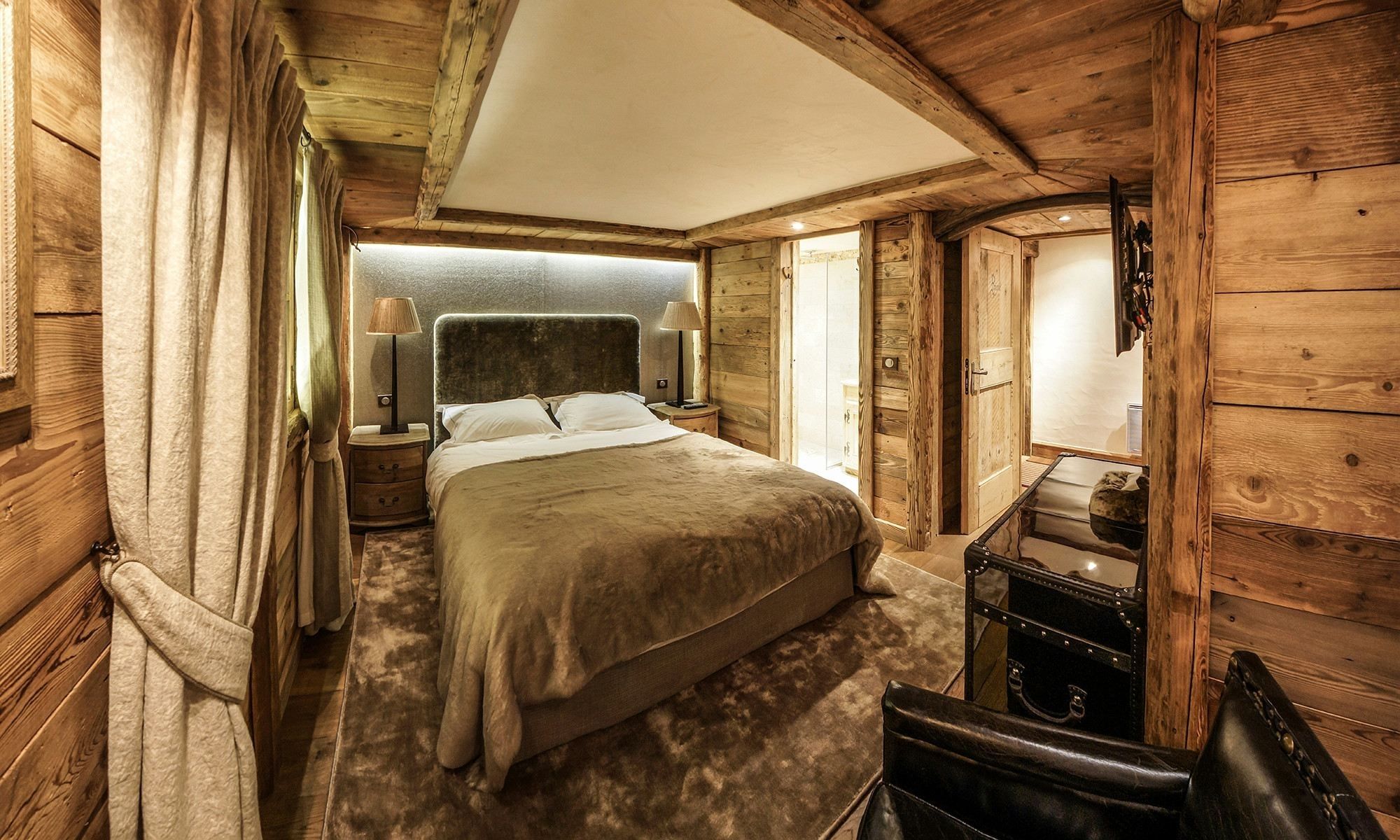 luxury chalet 7 Rooms for seasonal rent on COURCHEVEL (73120)