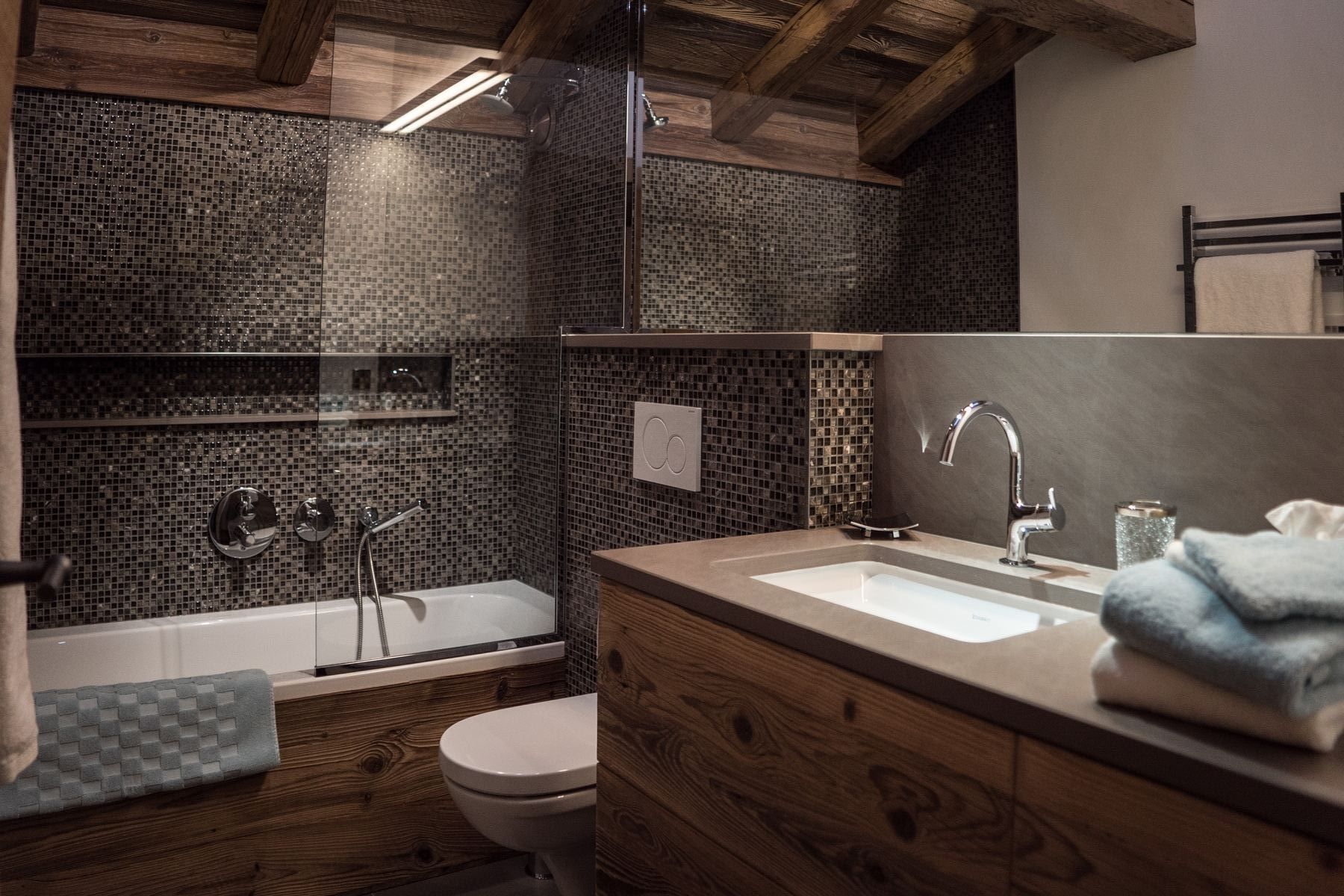 luxury chalet 6 Rooms for seasonal rent on MEGEVE (74120)
