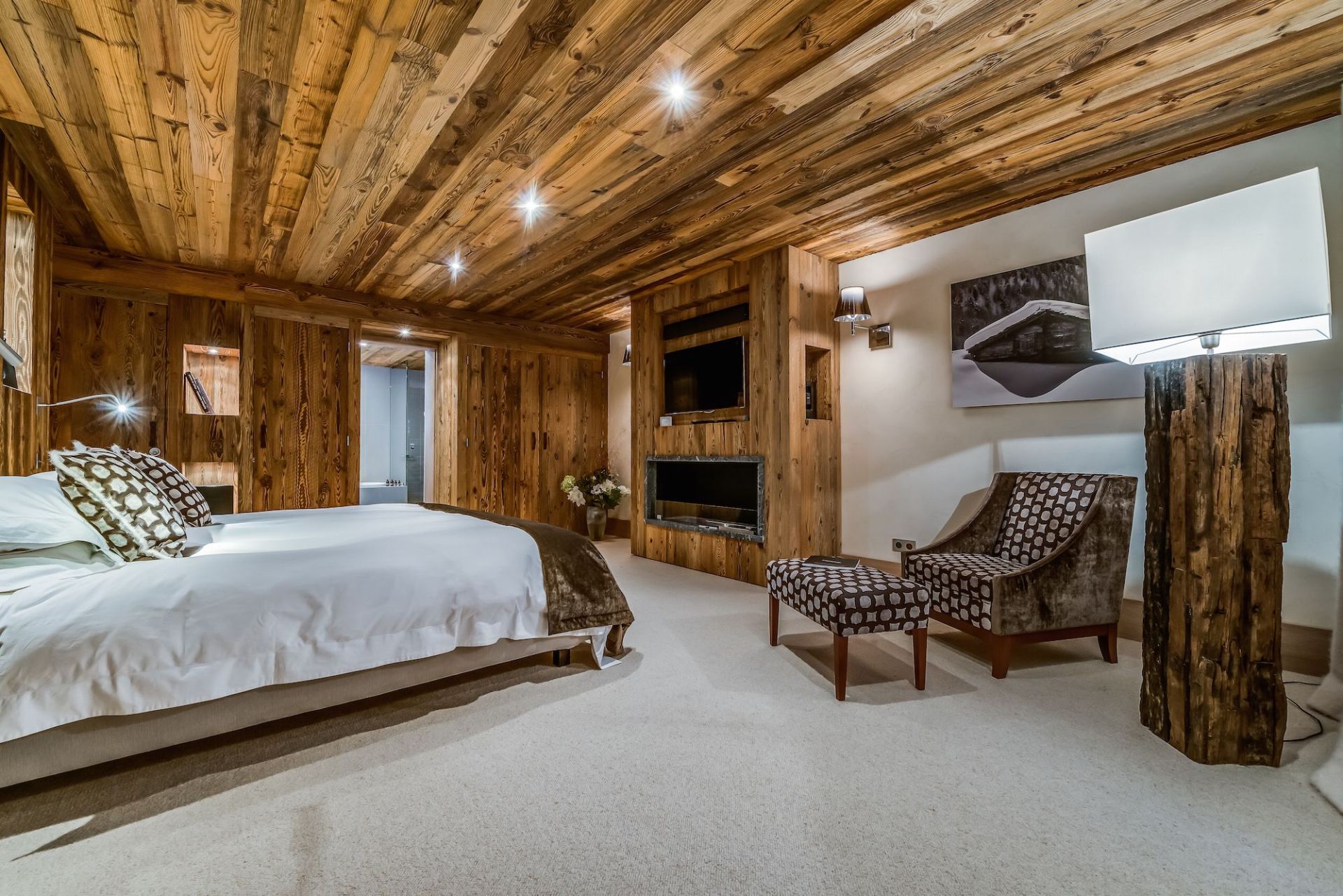 chalet de luxe 7 Pièces en location saisonnière sur MERIBEL LES ALLUES (73550)