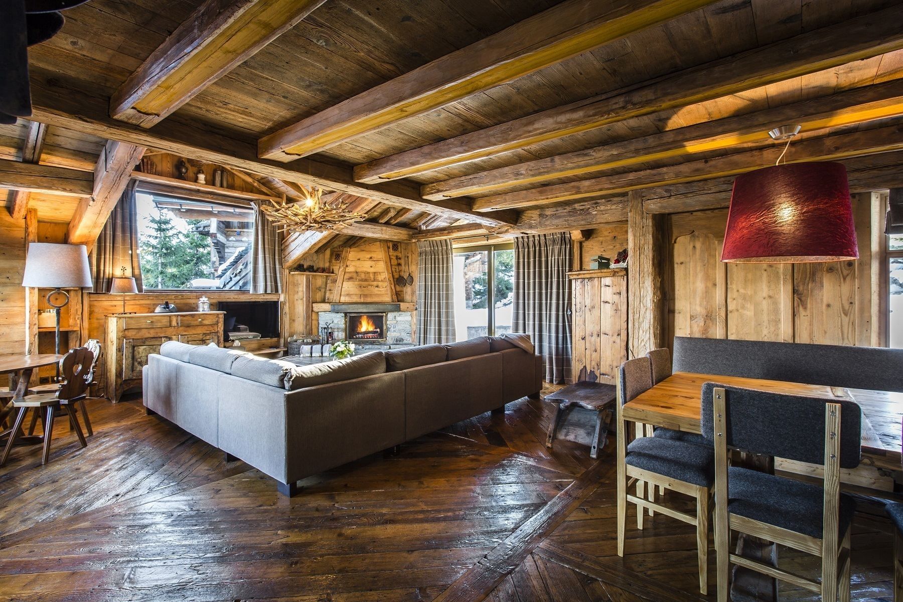 chalet de luxe 6 Pièces en location saisonnière sur COURCHEVEL (73120)