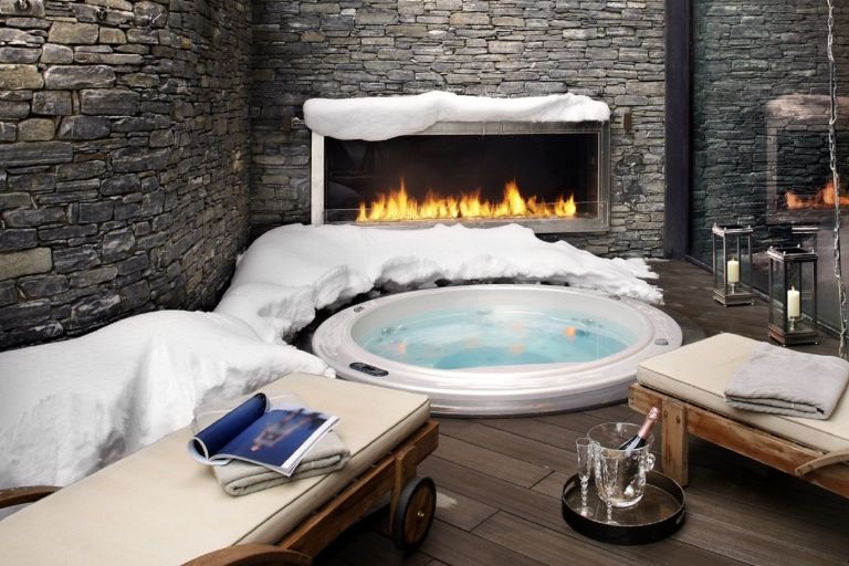 luxury chalet 7 Rooms for seasonal rent on COURCHEVEL (73120)