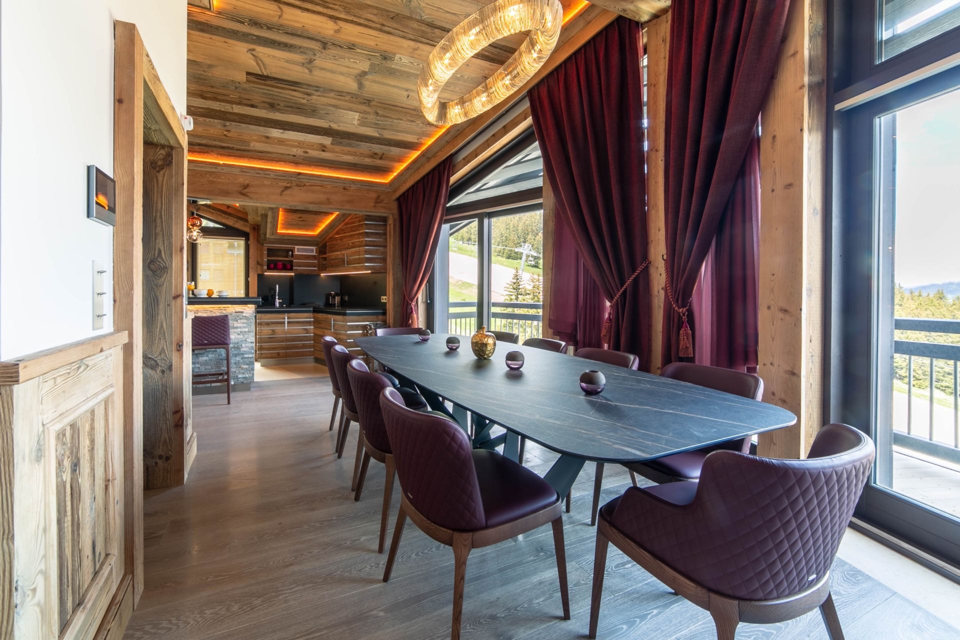 chalet de luxe 5 Pièces en location saisonnière sur COURCHEVEL (73120)