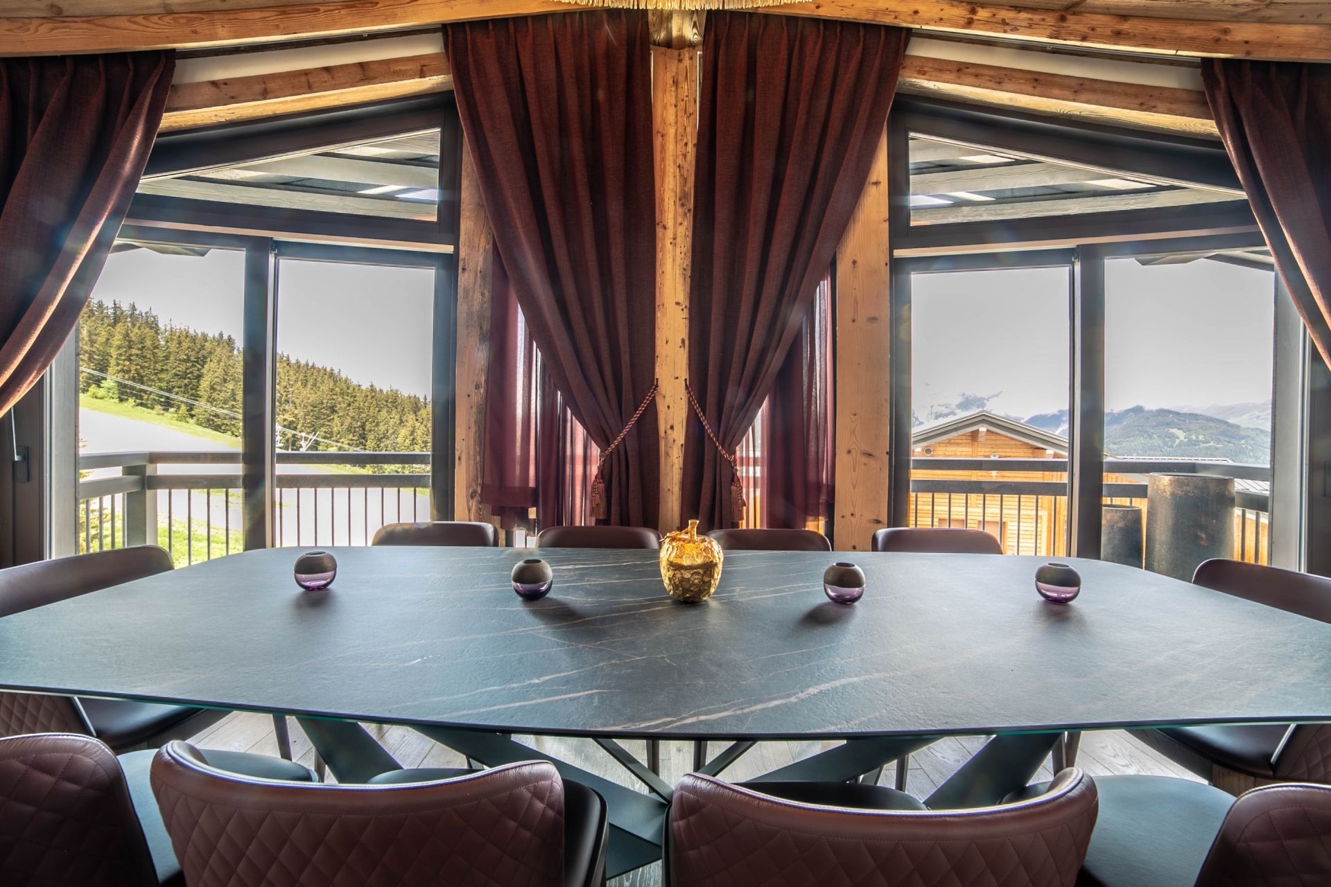 luxury chalet 5 Rooms for seasonal rent on COURCHEVEL (73120)