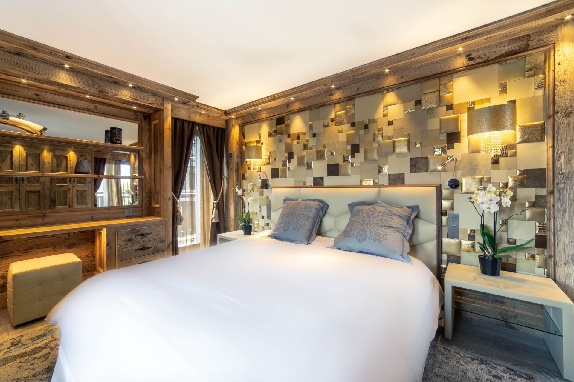 luxury chalet 5 Rooms for seasonal rent on COURCHEVEL (73120)
