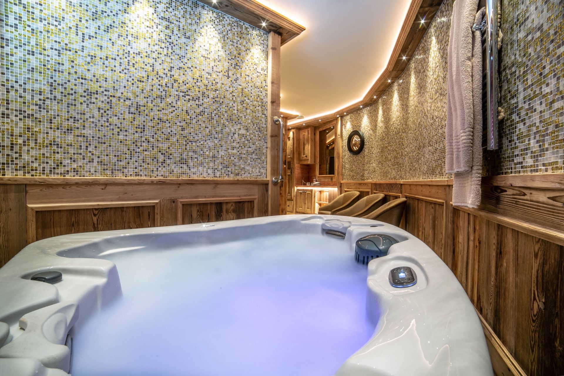 luxury chalet 5 Rooms for seasonal rent on COURCHEVEL (73120)