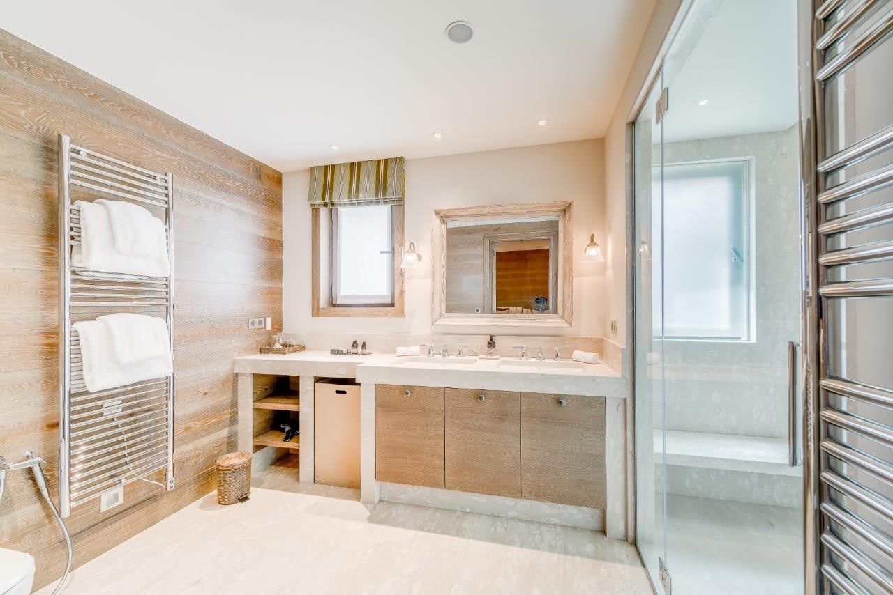 chalet de luxe 6 Pièces en location saisonnière sur COURCHEVEL (73120)