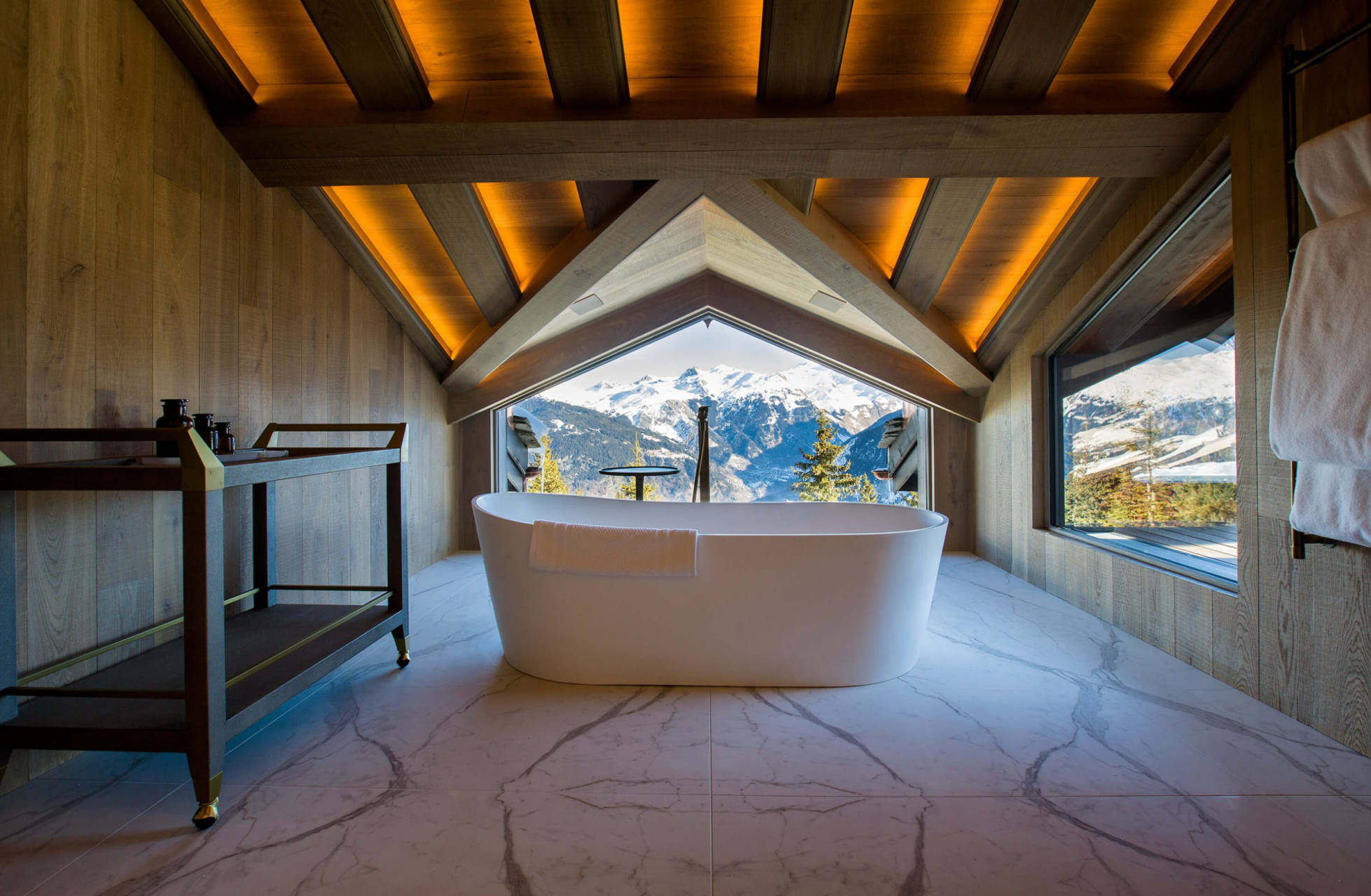luxury chalet 7 Rooms for seasonal rent on COURCHEVEL (73120)