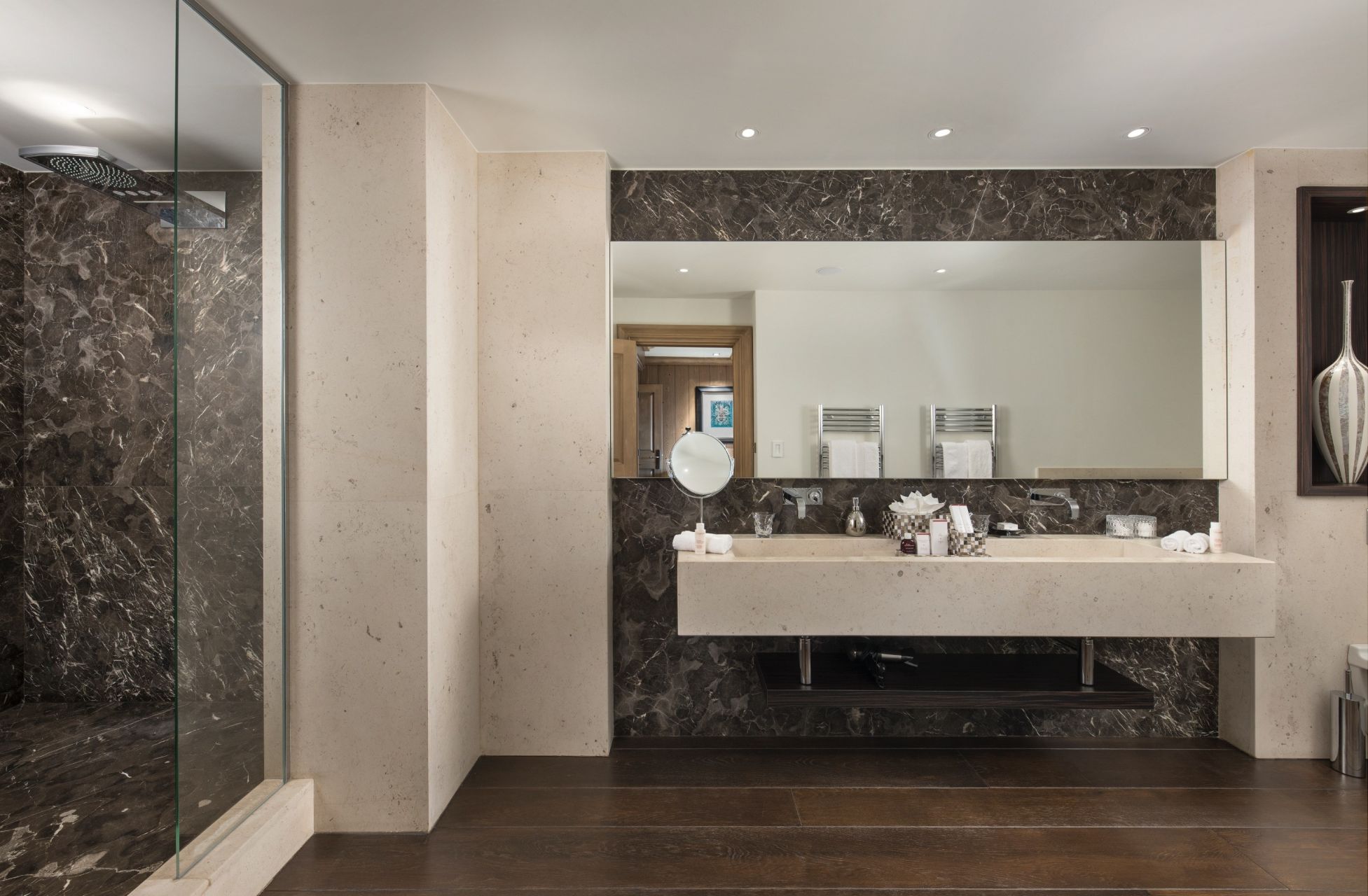 luxury chalet 10 Rooms for seasonal rent on COURCHEVEL (73120)