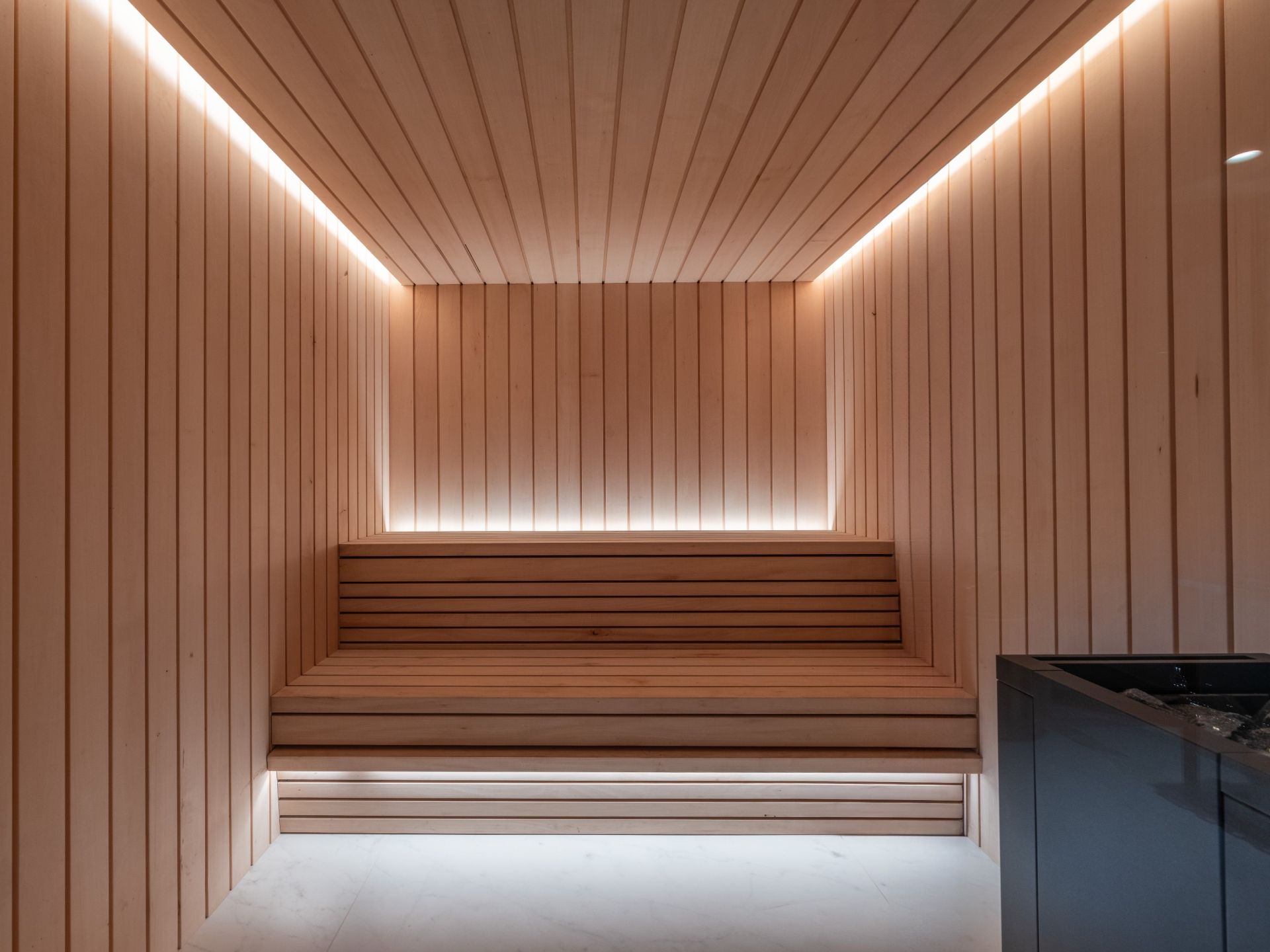 luxury chalet 10 Rooms for seasonal rent on COURCHEVEL (73120)