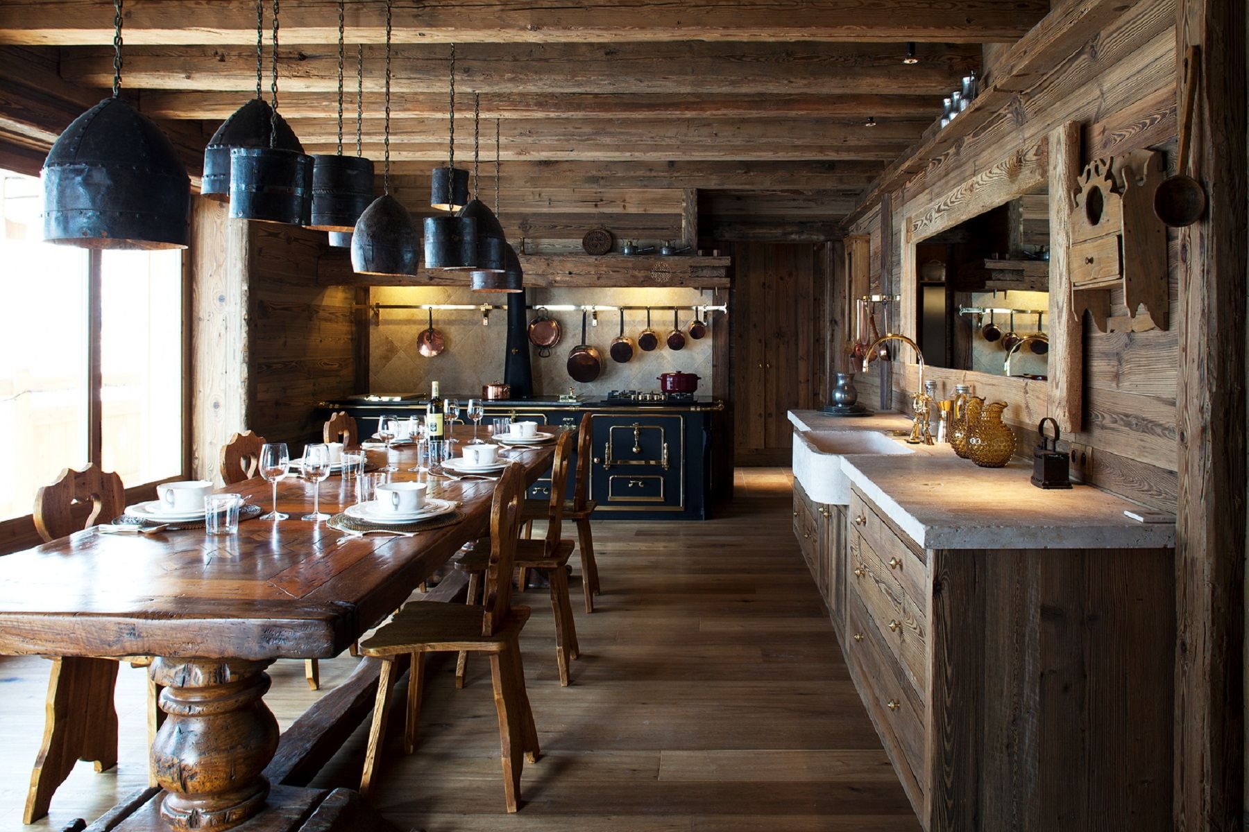 chalet de luxe 10 Pièces en location saisonnière sur MERIBEL LES ALLUES (73550)