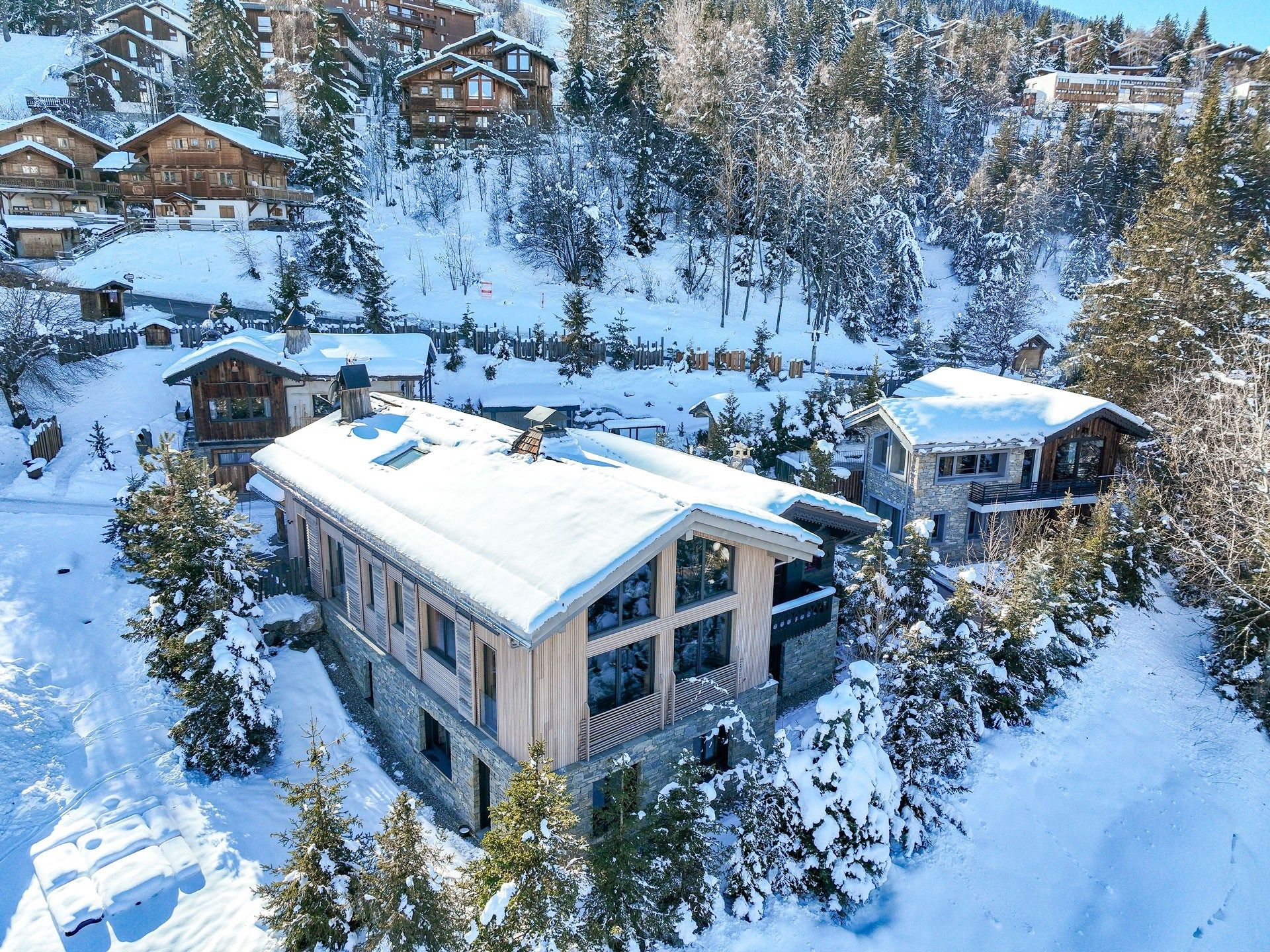 chalet de luxe 10 Pièces en location saisonnière sur COURCHEVEL (73120)